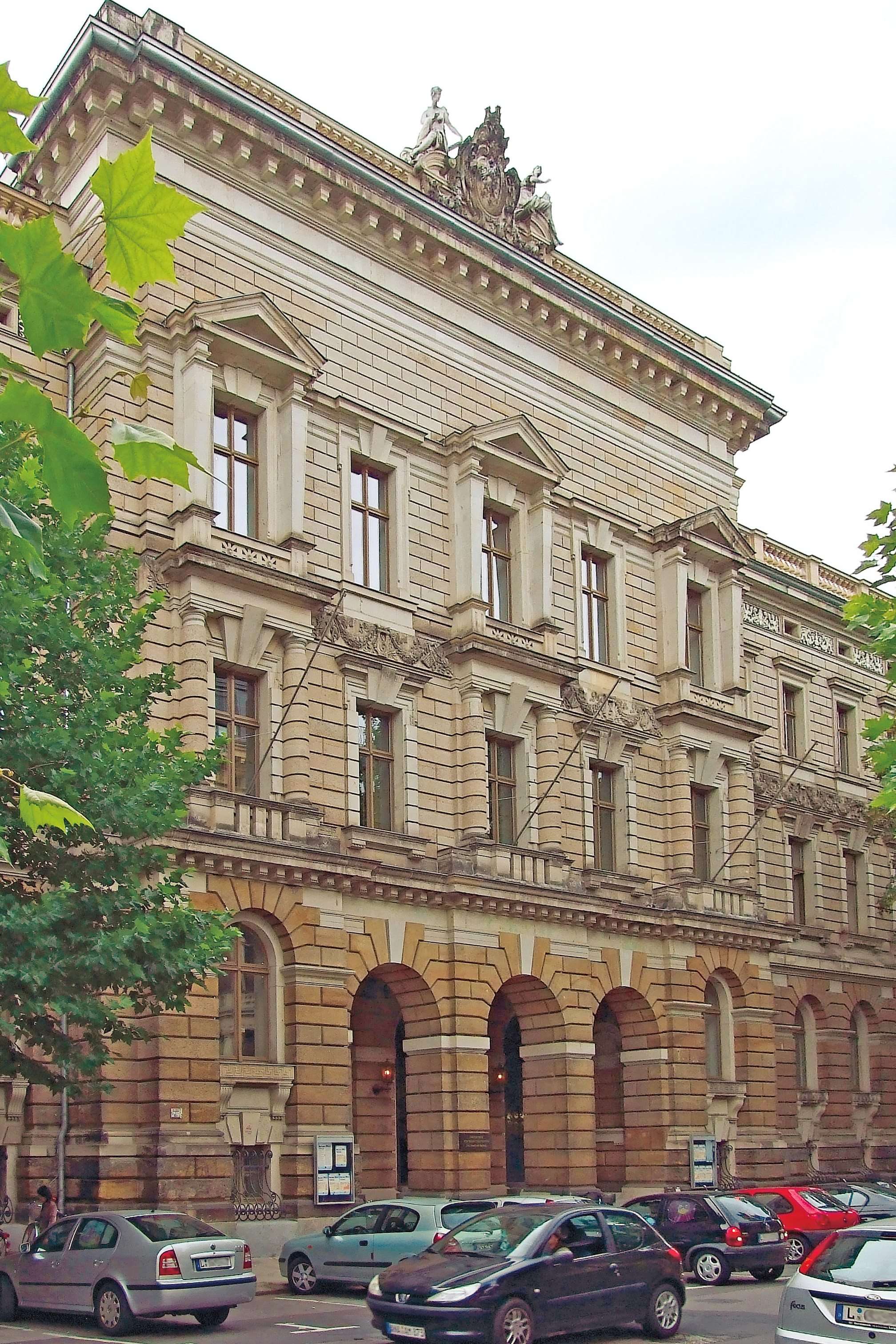 HMT Leipzig - Haupteingang an der Grassistraße