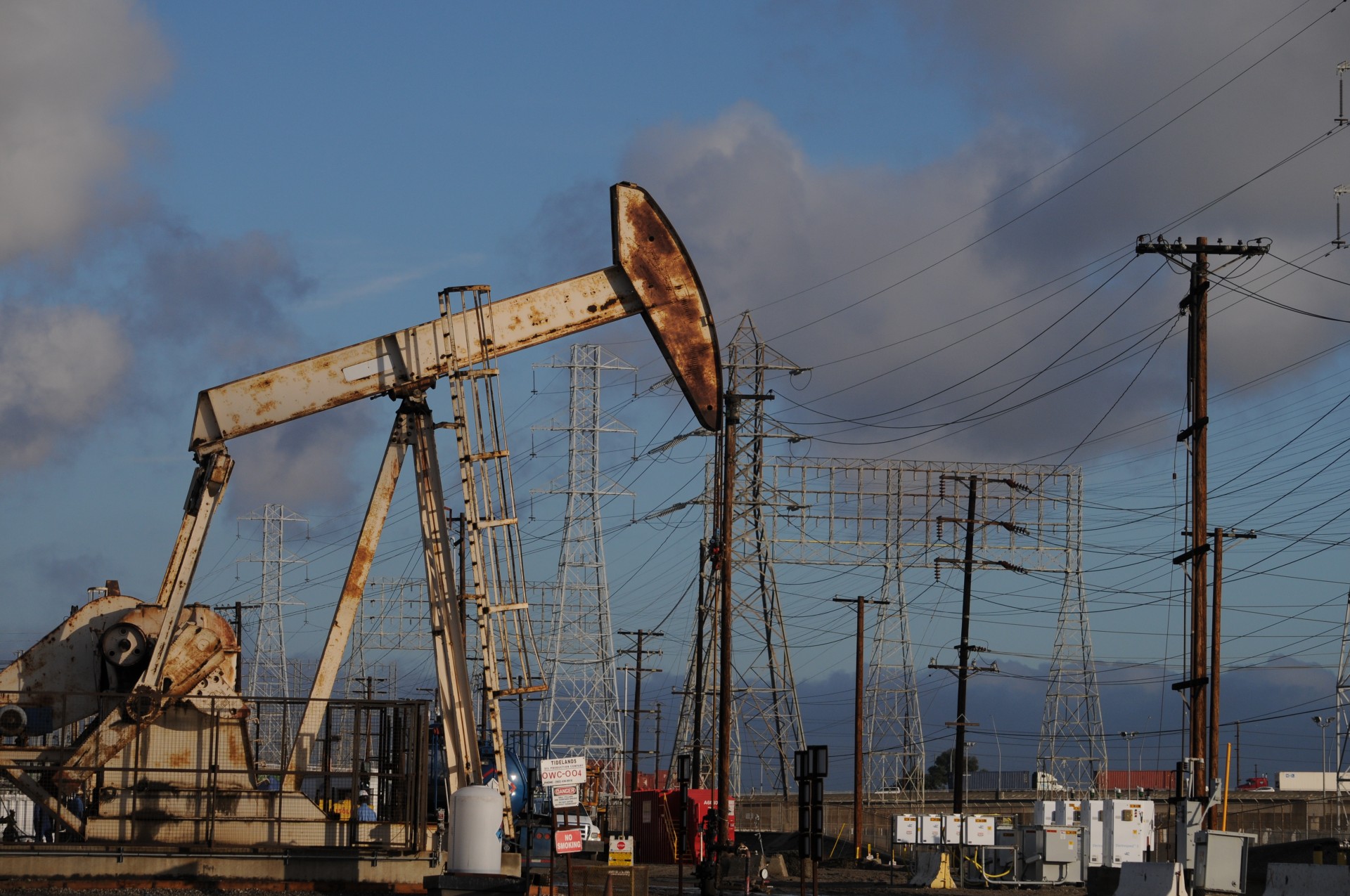 StockKosh-Work-pumpjack-at-work